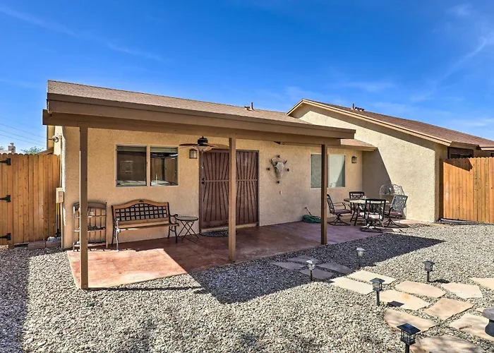 Yard + Fire Pit: Quiet East Tucson Escape